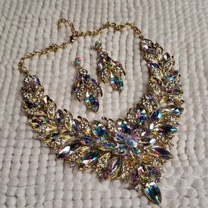 Kalaidescope colors statement necklace & earrings.